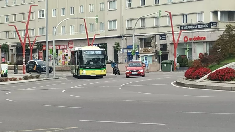 Autobús de Vitrasa en la Plaza de América