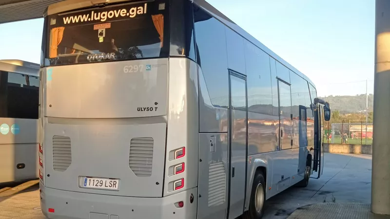 Un Otokar Ulyso T de Lugove, en la estación de autobuses de Gondomar.