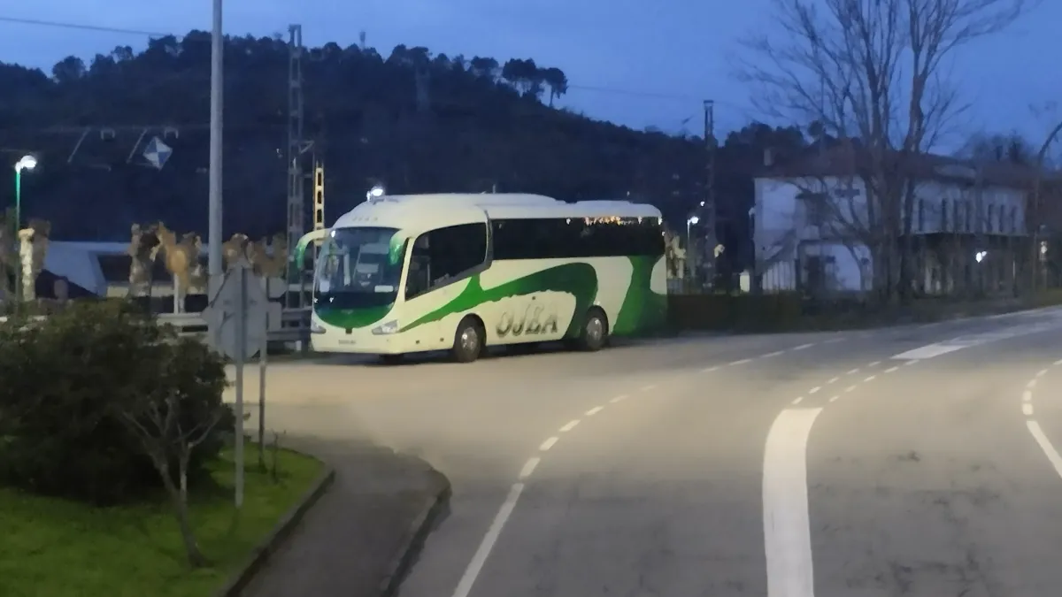 Autobús de Ojea en Ribadavia