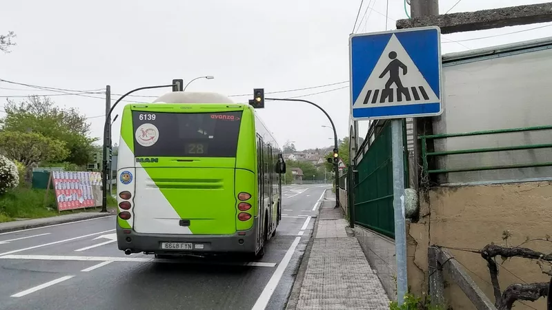 El autobús 139 en Avenida do Aeroporto, realizando la línea 28. Foto de archivo por Ariel Costas.