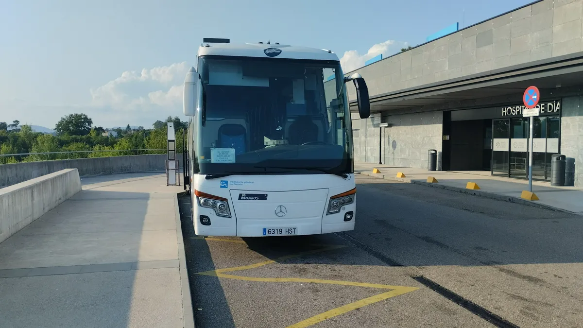 Autobús de la línea de Vigo a Salvaterra, integrada en el transporte metropolitano de Vigo