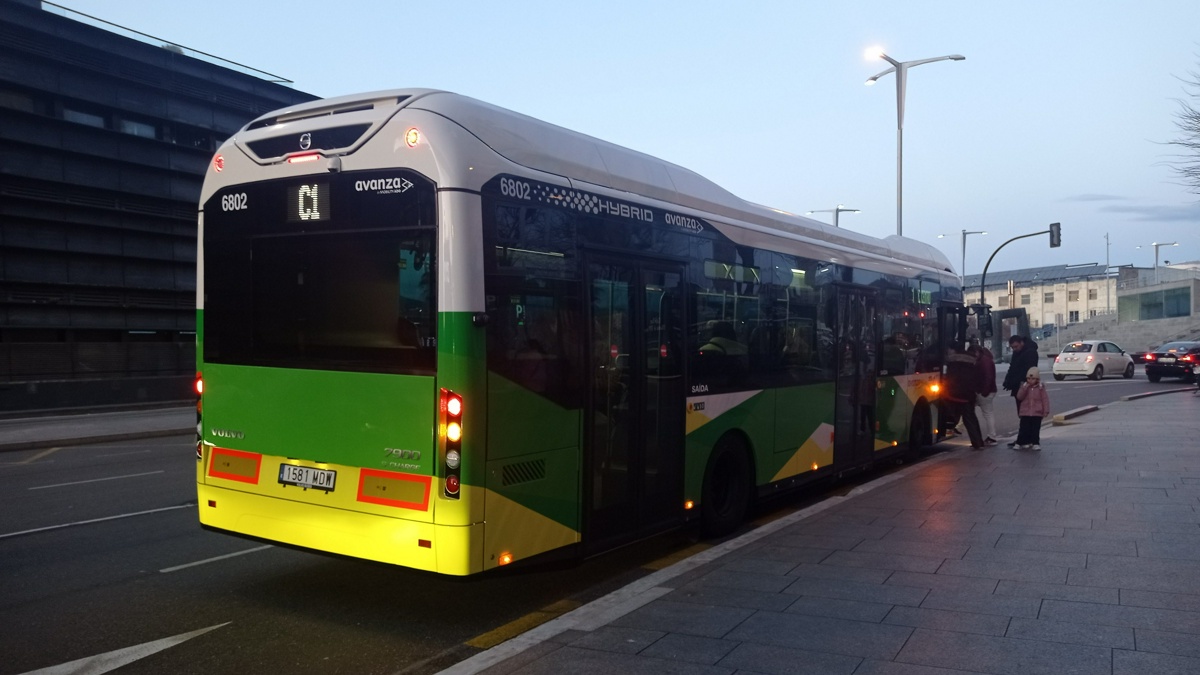 El nuevo 6802 en Cánovas del Castillo, realizando la línea C1.