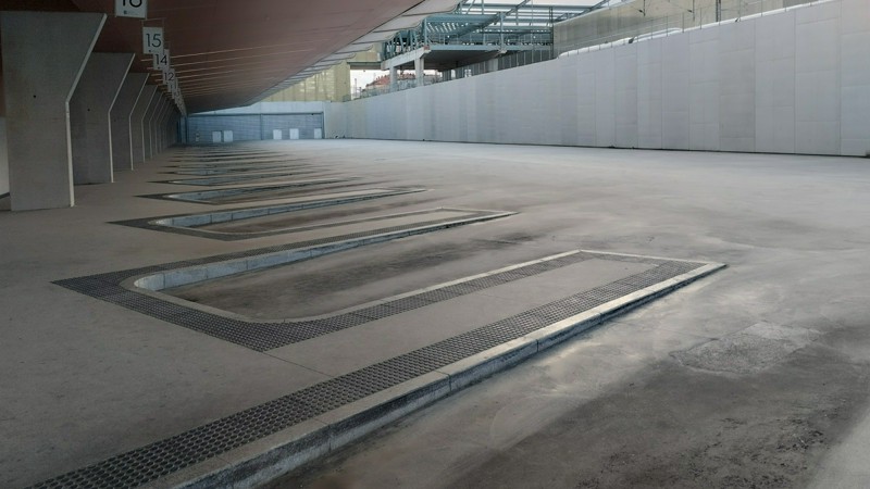 Estación de autobuses de Santiago vacía, escena habitual en los días de huelga