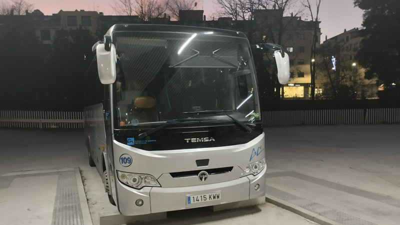 Si el primer día laborable de octubre se aparece este autobús en Taboadelo, te puedes subir, que pagando 1,55€ (0,70 con la tarjeta) puedes ir a Pontevedra.