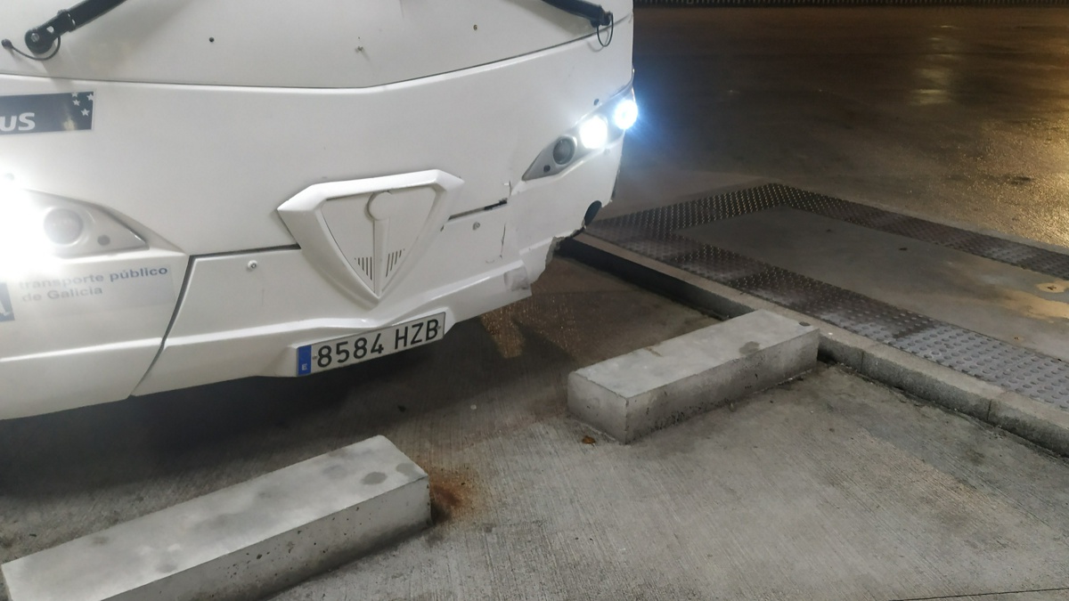 Vehículo asignado a la concesión XG621, y como se puede ver, le falta un buen trozo