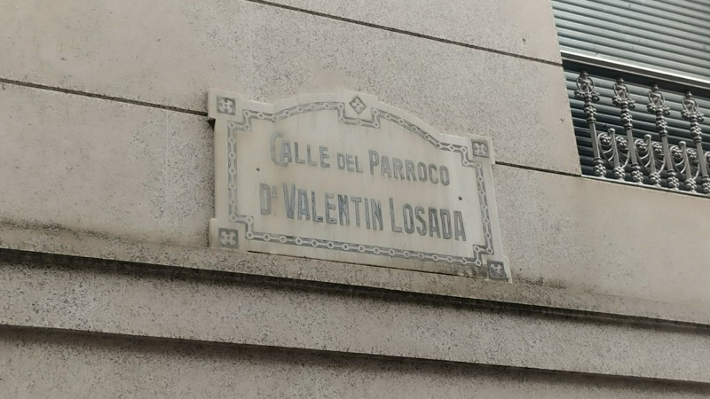 Placa de la Rúa de Valentín Losada