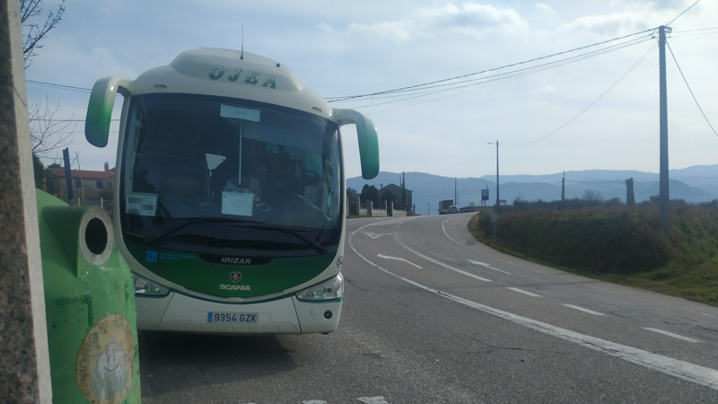 Autobús de Ojea en Vide (As Neves)