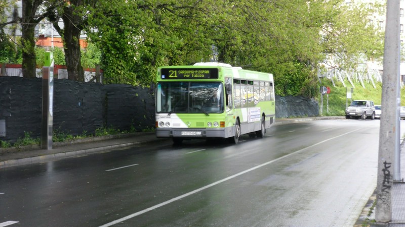 Cuando era joven existía una línea, que era el 21, que hacía el recorrido del 18B, y llegaba a Matamá, y funcionaba por la tarde, y los findes. Y hay quien lo echa de menos