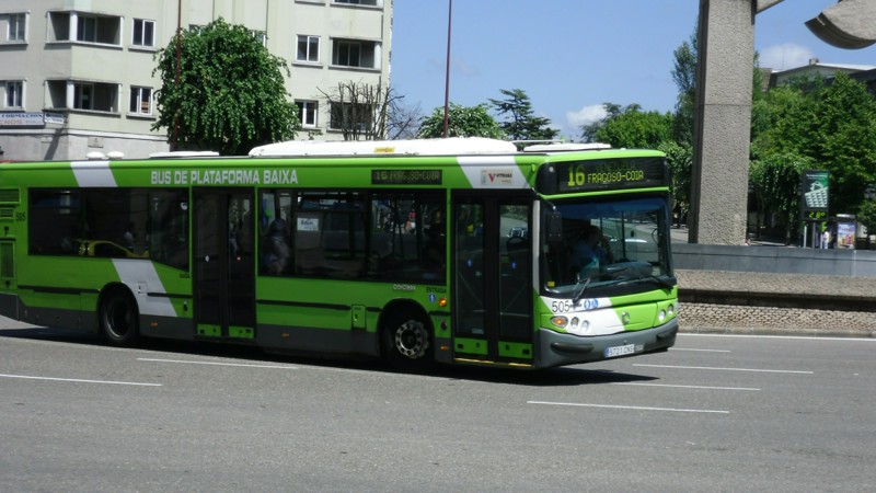 La línea 16, una de las más perjudicadas por los recortes