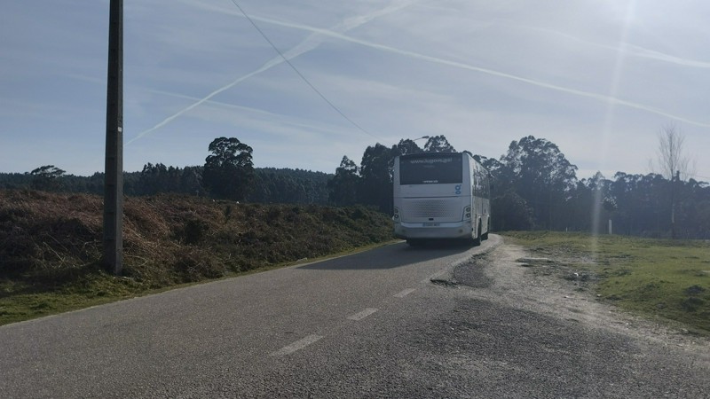 Autobús de Lugove en Portavedra, haciendo el servicio de la feria