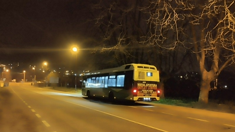 Autobús de Vitrasa en Ricardo Mella, zona sin servicio nocturno (prestado por Lugove) hasta el primer fin de semana de julio