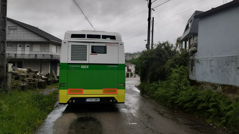 Autobús 6824 averiado en Molais (Cabral) a los pocos meses de su estreno, estos autobuses híbridos, más caros y de una calidad indiscutible, dan muchos problemas en Vigo, pese a lo cual, se siguen trayendo.