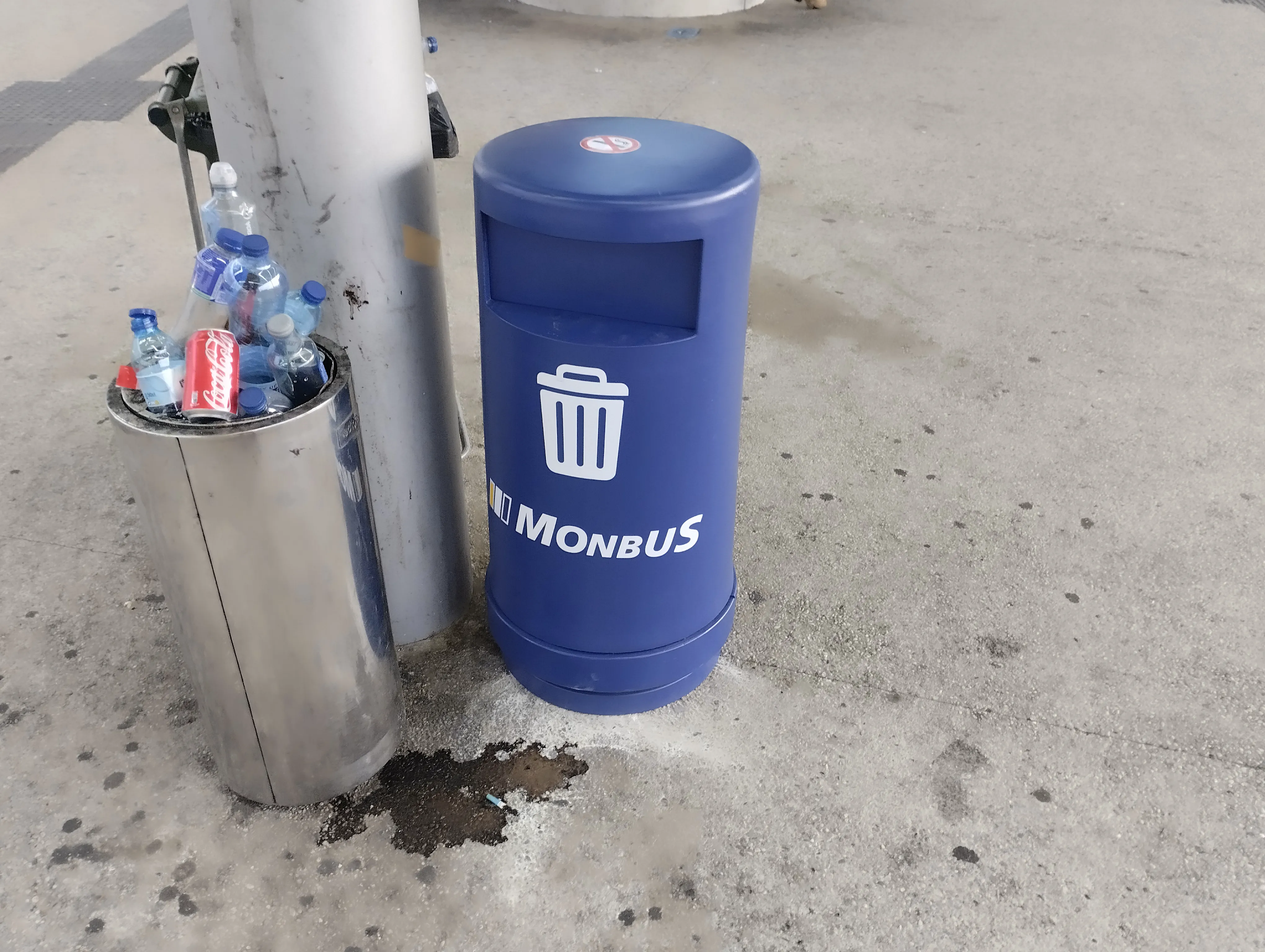 Un &ldquo;buzón de reclamaciones&rdquo; de Monbus, la única mejora reciente de la nueva estación