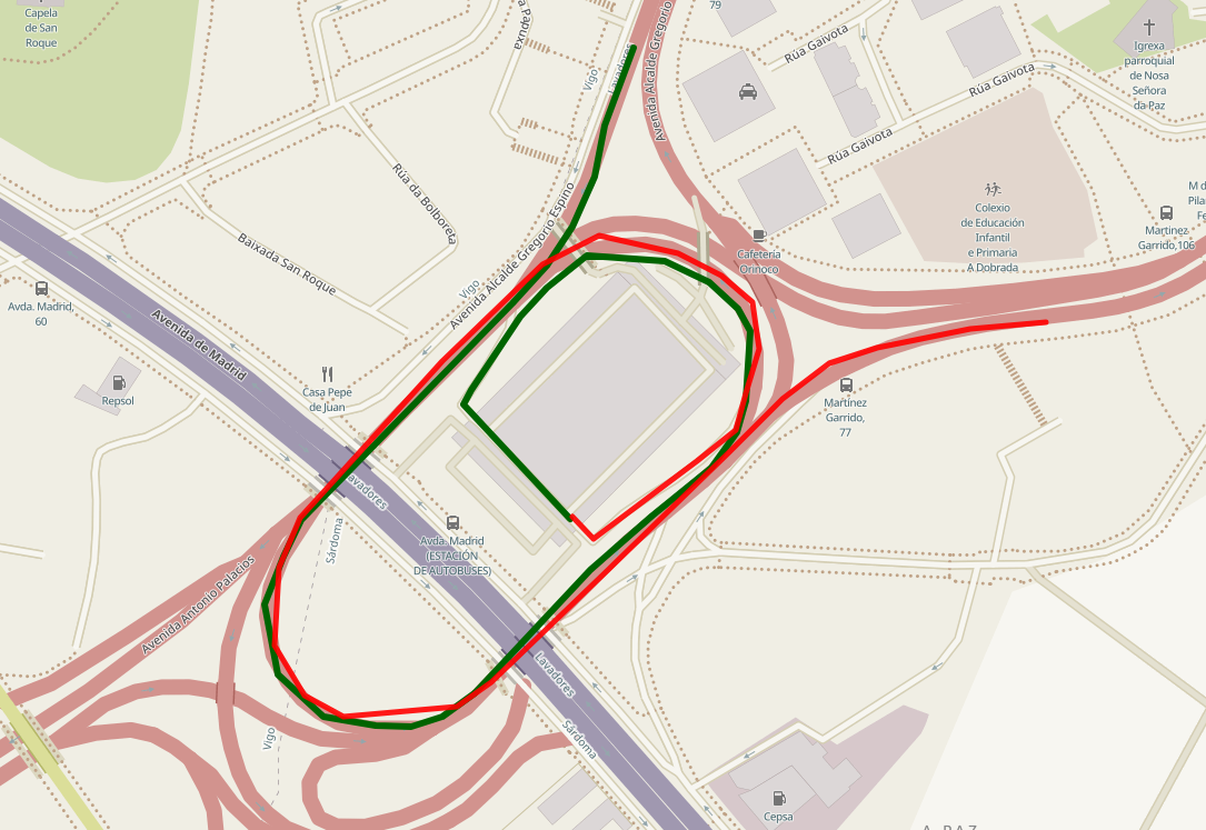 Mapa de la ruta que hacían antíguamente las líneas 4C y 23 para acceder (en verde) y salir (en rojo) de la Estación de Autobuses. Copyright OpenStreetMap contributors.
