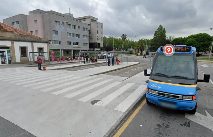 La “estación de autobuses” donde desembocan estas líneas. Imagen de Google Maps