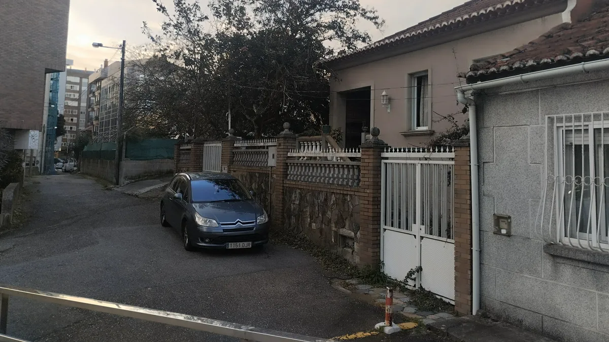 El tramo del Camiño de Medeiros visto desde Martínez Garrido