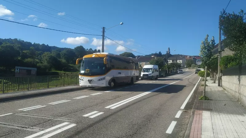 Autobuses de Monbus en Fornelos de Montes