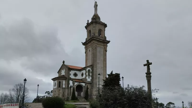 Ermita de A Guía, símbolo de Teis