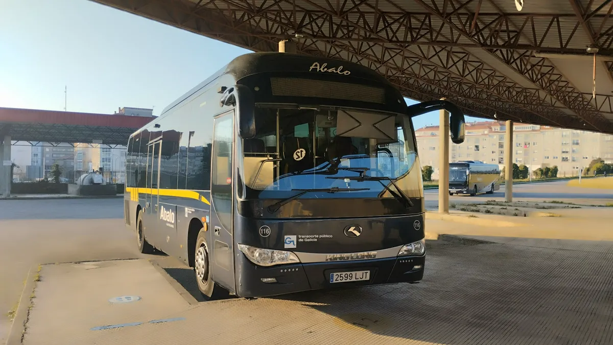 Autobús de Abalo en la estación de Vilagarcía