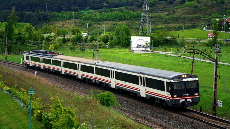 Un tren de la serie 470, muy utilizado en Cantabria y en otras líneas del norte de España.