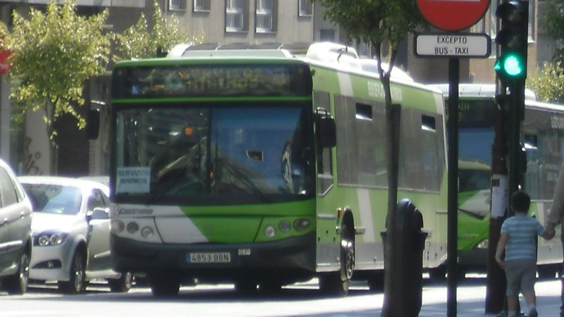 Autobús 403 durante la huelga general del 29 de marzo de 2012.