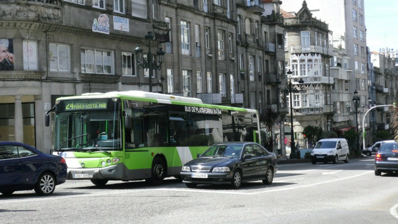 Autobús de la línea 24, una de las principales afectadas por los recortes