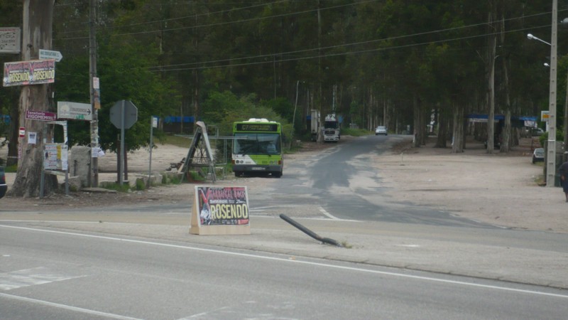 Autobús de la línea C7 (antes de la actual 7) en su cabecera de San Cosme, en el año 2010